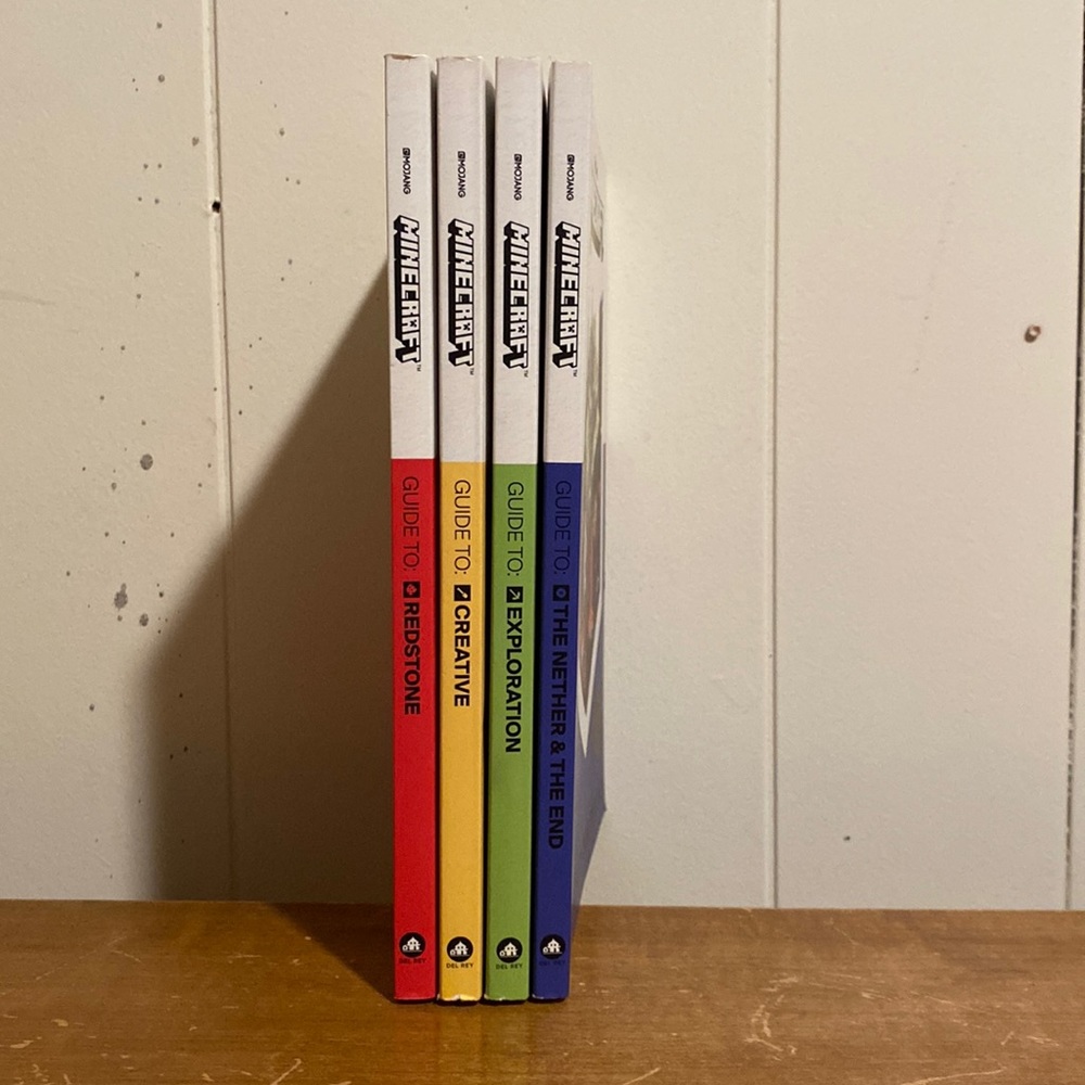 Minecraft: Guide Collection 4-Book set
